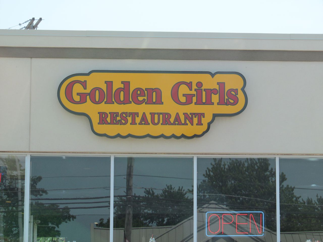 Golden Girls Restaurant has one of the highest health inspector violation counts in Lake County.
